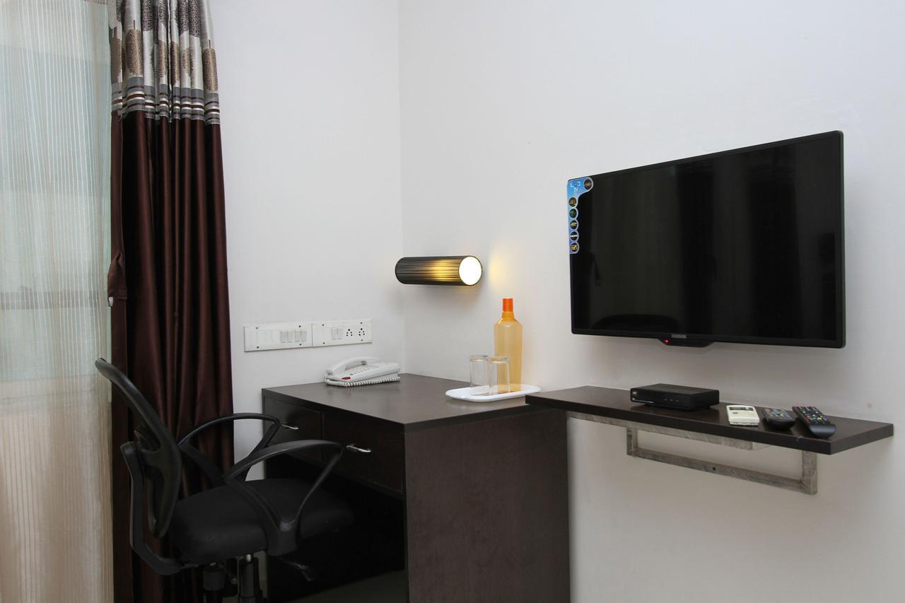 Oyo 7463 Leo Suites Bangalore Extérieur photo